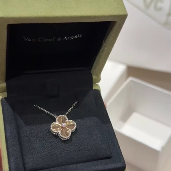 Van Cleef & Arpels Necklace - Picture 2 of 4